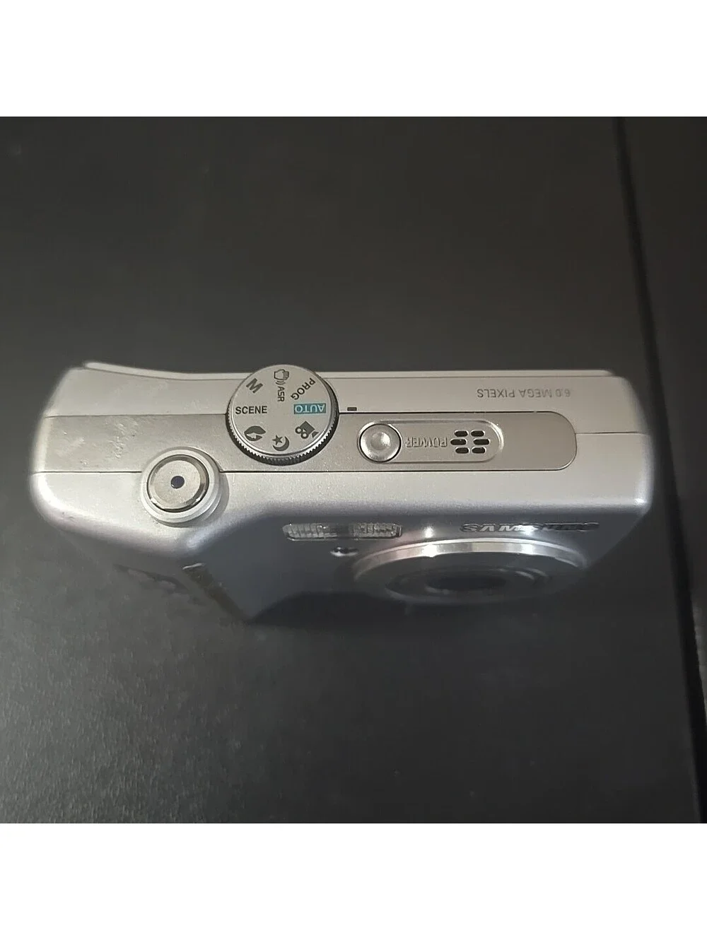 Samsung S630 6.0MP Digital Camera - Silver Turns On Beeps 3 Times And Shuts Off